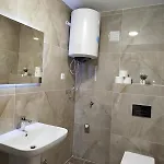 Апартаменти Modern 1br With Free Parking & View Скоп'є