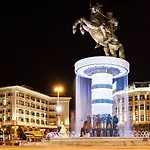 Апартаменти Modern 1br With Free Parking & View Скоп'є