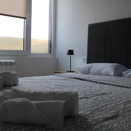 Апартаменти Modern 1br With Free Parking & View Скоп'є