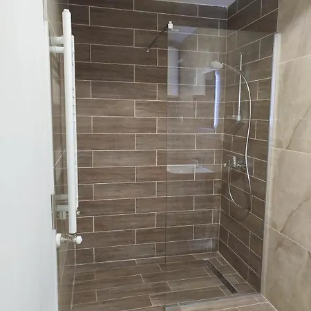 Modern 1br With Free Parking & View * Скоп'є